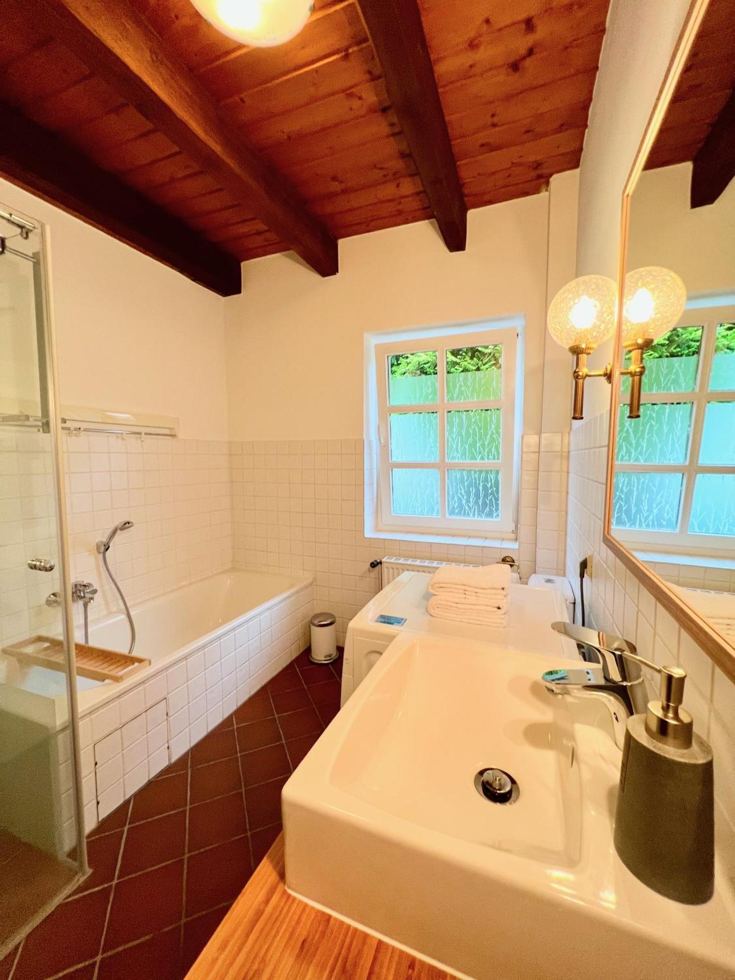 2 Business Mit Terrasse Apartment *
